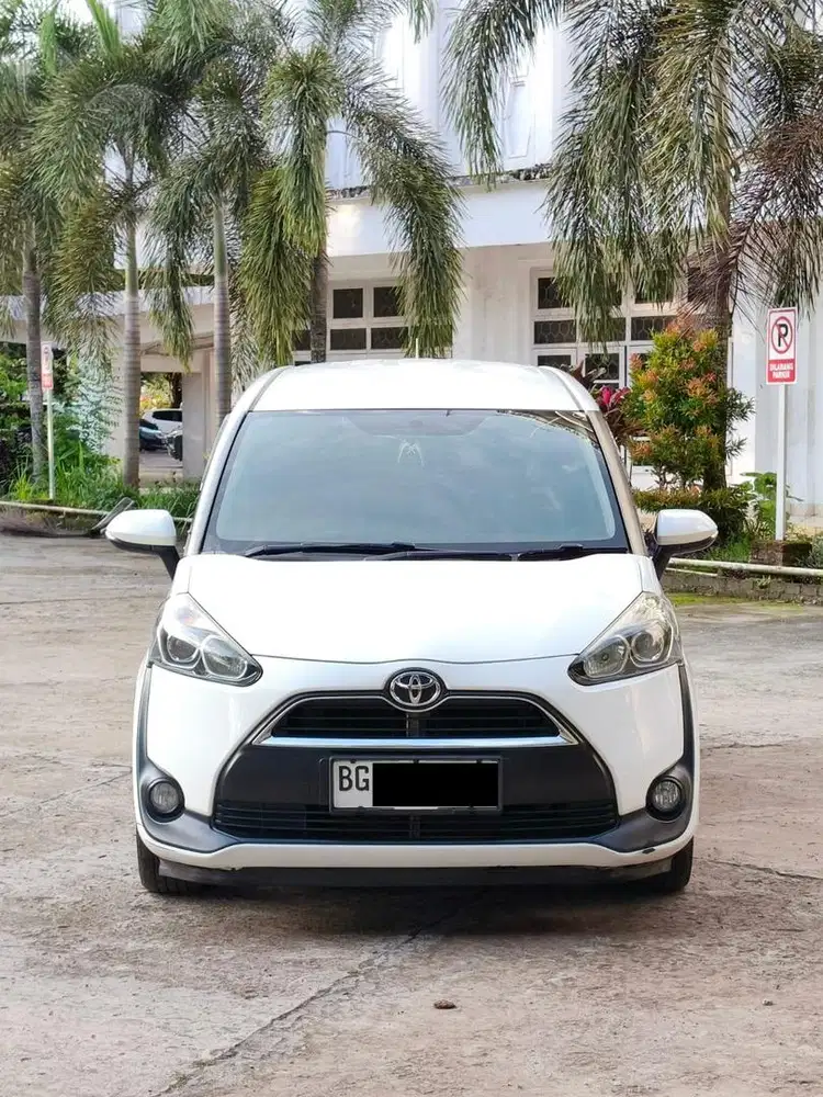 Toyota Sienta V MT 2016