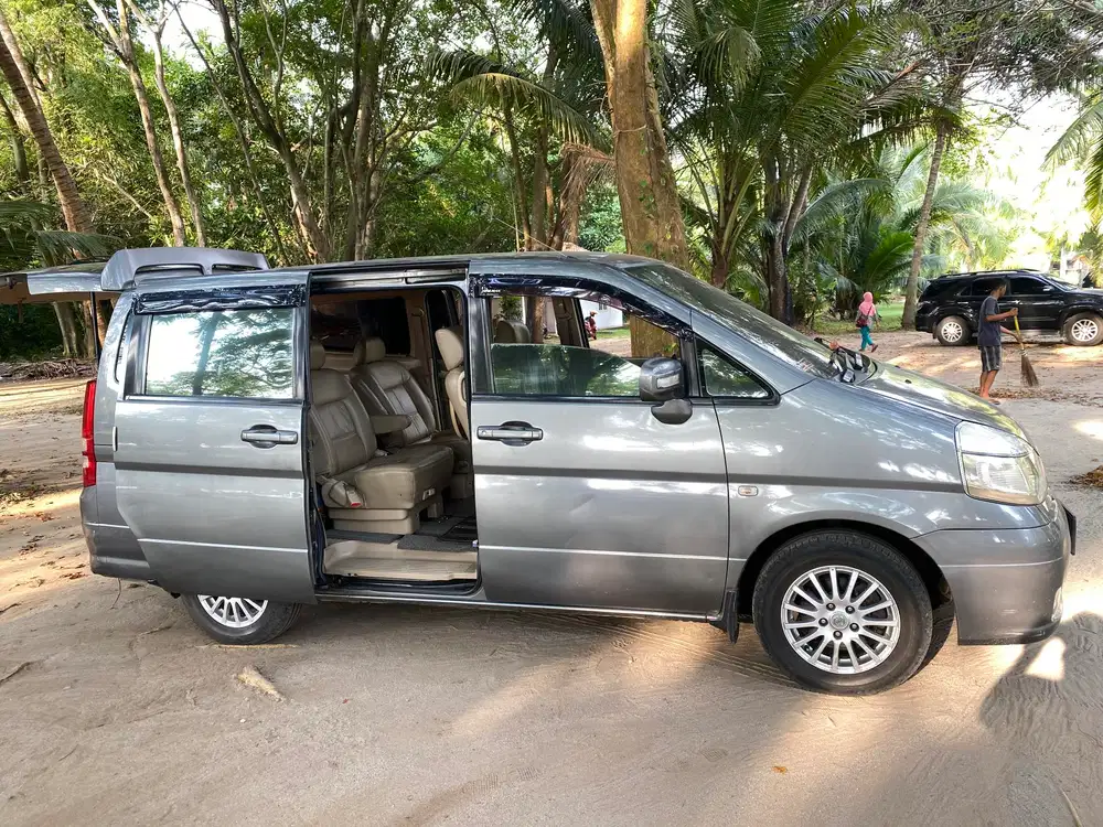 Nissan Serena 2010 Bensin