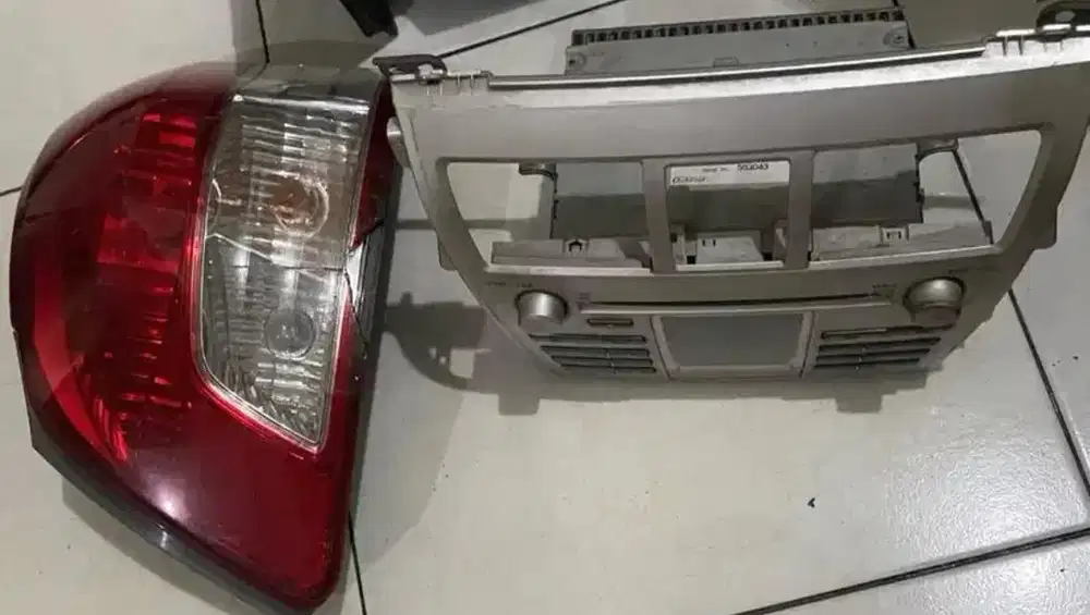 Jual head unit, stoplamp Vios Gen 2, 2007