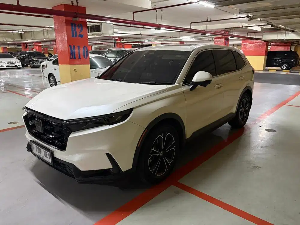 2025 CR-V CRV Turbo 1.5 L. Kilometer 10.000. Pajak Juni 2027