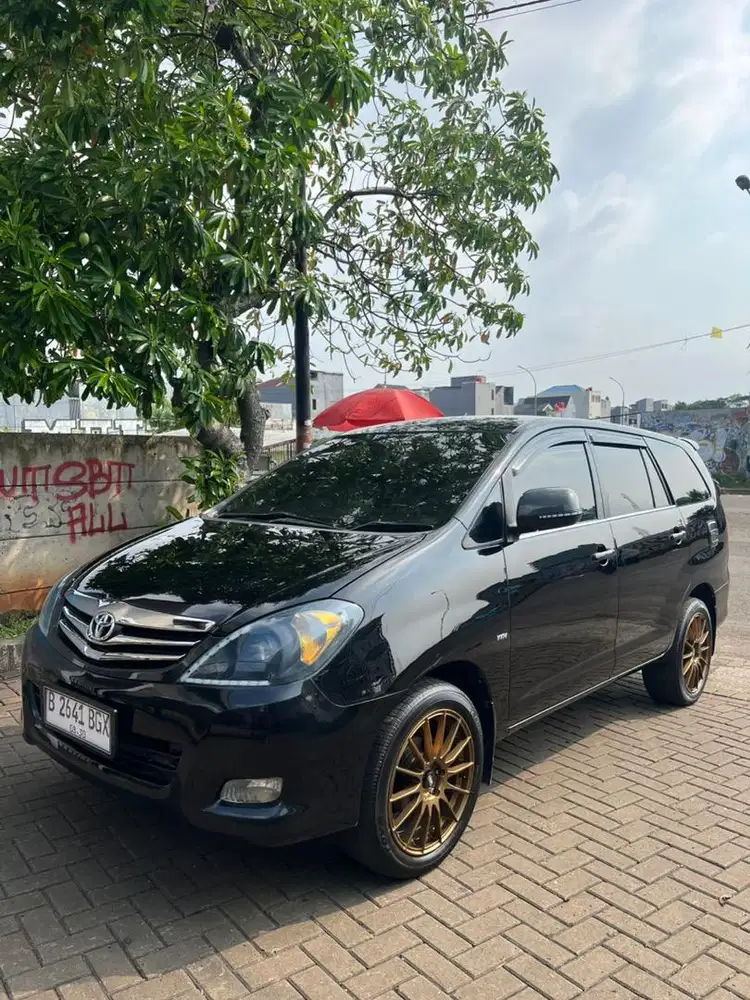 Toyota Kijang innova full upgrade G Manual Hitam 2010