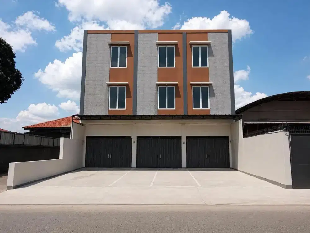 Ruko ada 3 Gandeng, Harga Sewa 110Jt Per Ruko Lokasi Strategis Pinggir Jalan Besar di Jatiasih