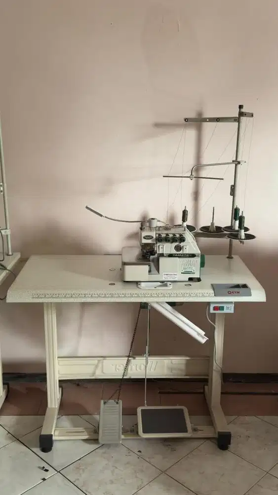 Dijual borongan mesin jahit dan obras like new