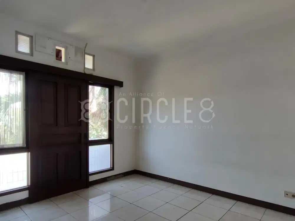 Rumah Nyaman Dan Terawat Berlokasi Di Kawasan Tenang Kota Baru Parahyangan, Bandung