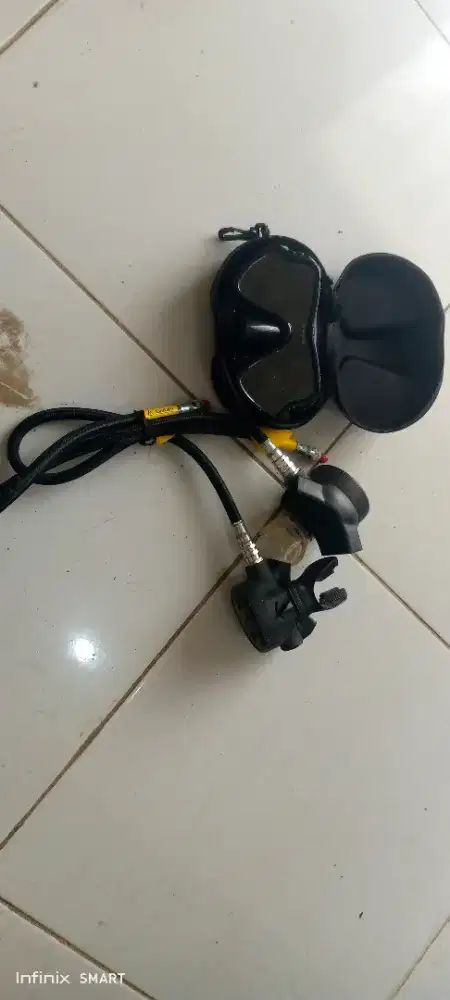 Kaca Mata Selam dan regulator