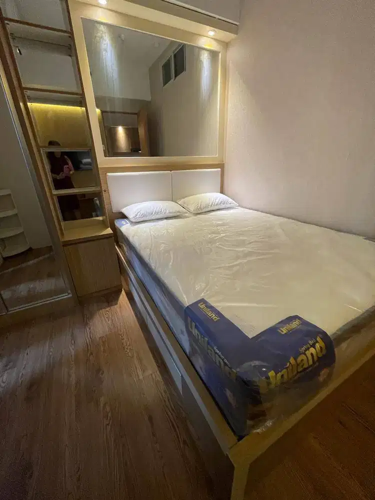Dijual cepat apartemen 2BR Full Furnished Green Lake Ciputat plus isi