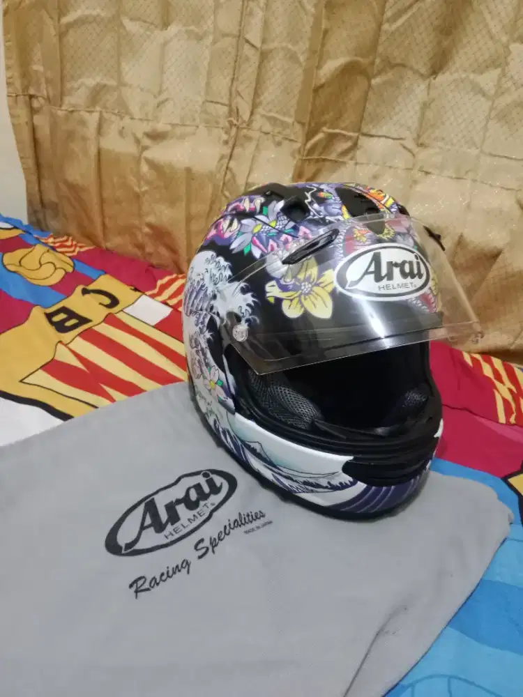 jual helm arai full face bekas mulus