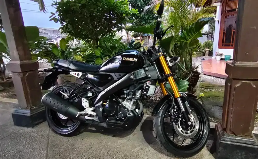 CSR 155 - 2025 hitam glossy very low KM 98% like new