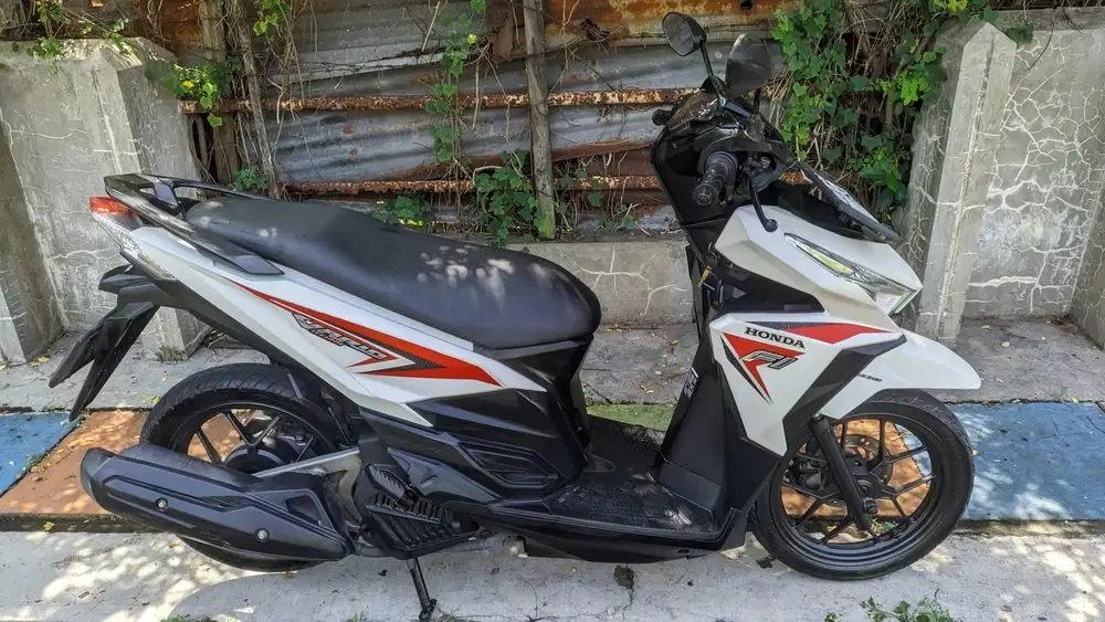 Vario 125cc CBS Putih Merah