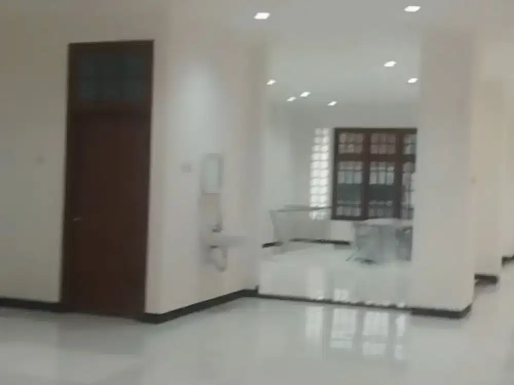 Disewakan ruko 3 lantai rapi di lokasi Strategis, Semarang