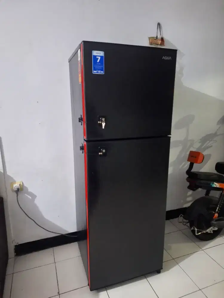 Kulkas AQUA 2 pintu