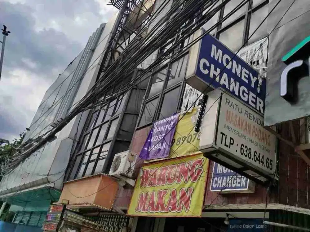 Dijual Ruko 3 lantai di Jl. Soeryopranoto, Petojo Utara, Gambir, Jakarta Pusat.