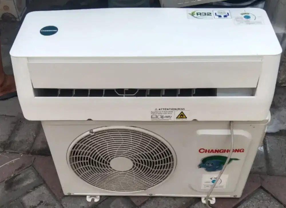 Jual ac Changhong 1/2 pk R32 lowwat 360 watt kondisi 95% ori semua