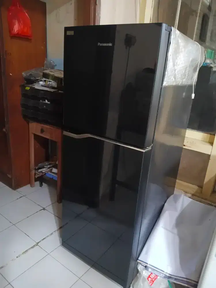 Kulkas Panasonic 2 pintu