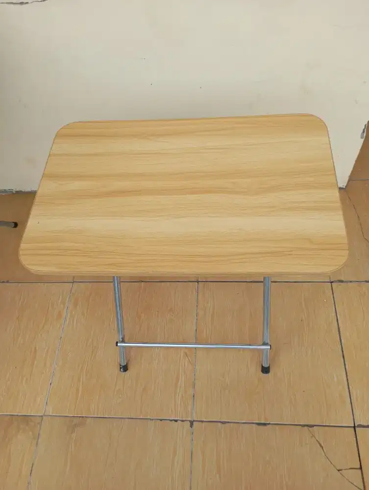 MEJA PORTABEL MERK MEHAA BISA DILIPAT KAKI BISA DIPISAH