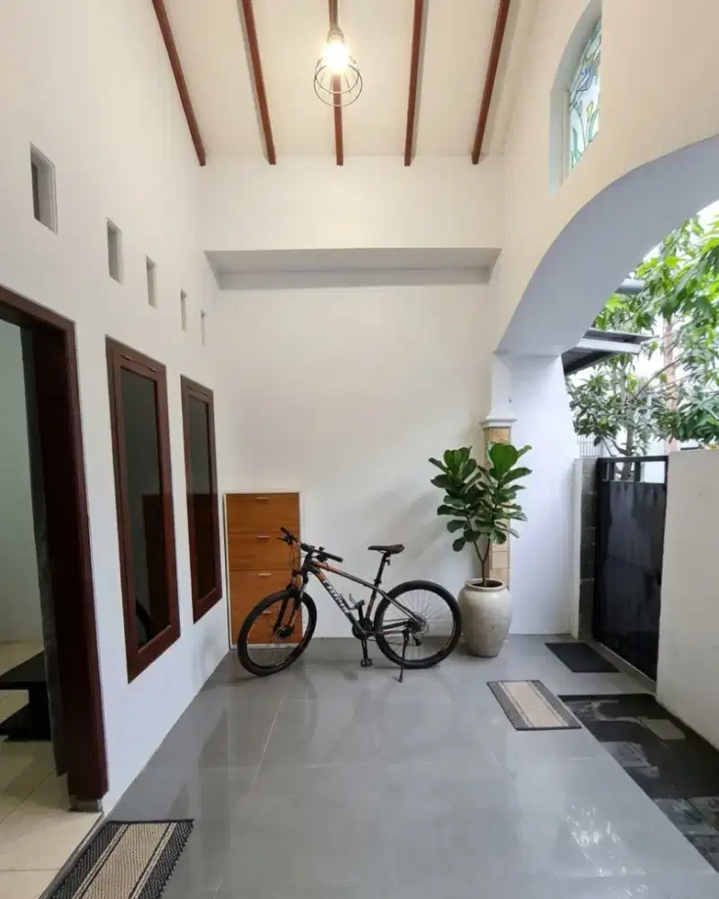 DISEWAKAN RUMAH 1 LT
