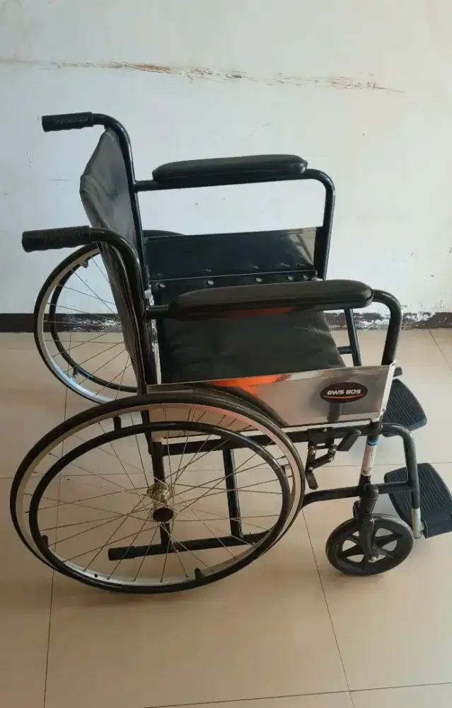 Kursi roda standar Onemed model GWS 809 jual 2nd