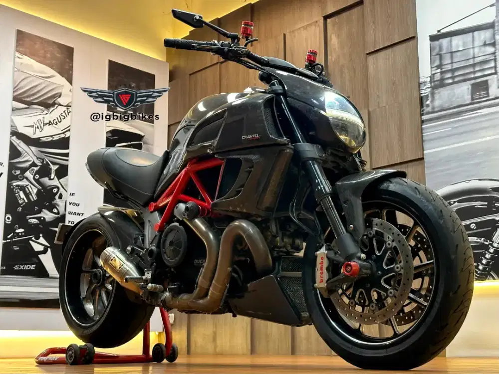 Ducati diavel Red Carbon 2011