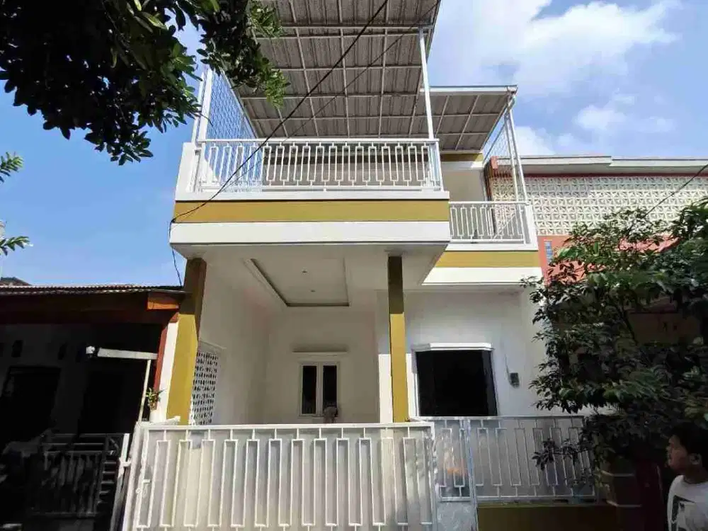 Dijual rumah 2 lantai 4 kamar di grand Depok city dekat dengan stasiun Depok lama