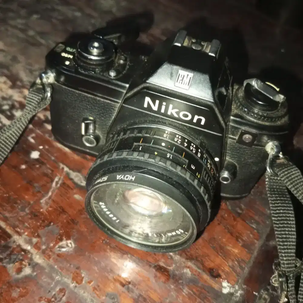 Kamera slr analog merek Nikon Em