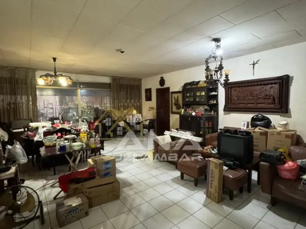 ANA RUMAH HITUNG TANAH UK LT.331M DI JELAMBAR