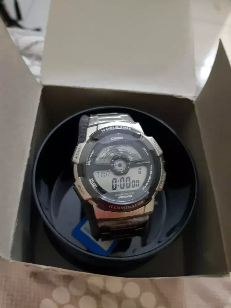 Jual CASIO geshock baru. belum di pakai sama sekali hadiah ulang tahun