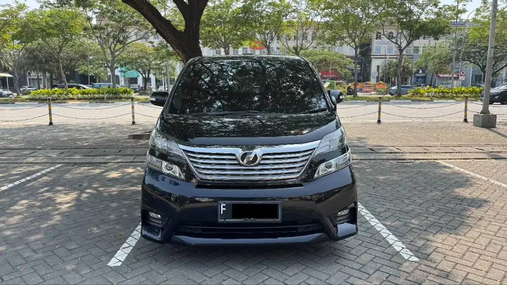 Toyota Vellfire Z 2010