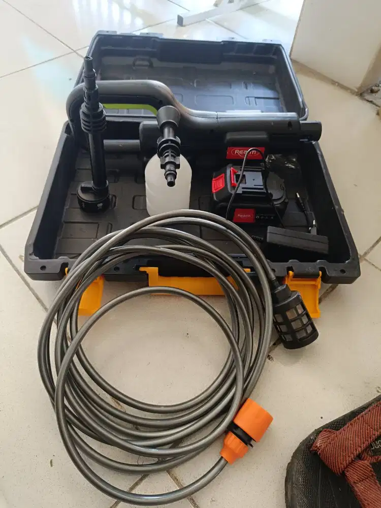 Semprotan cuci motor pake battery charger bs di charge