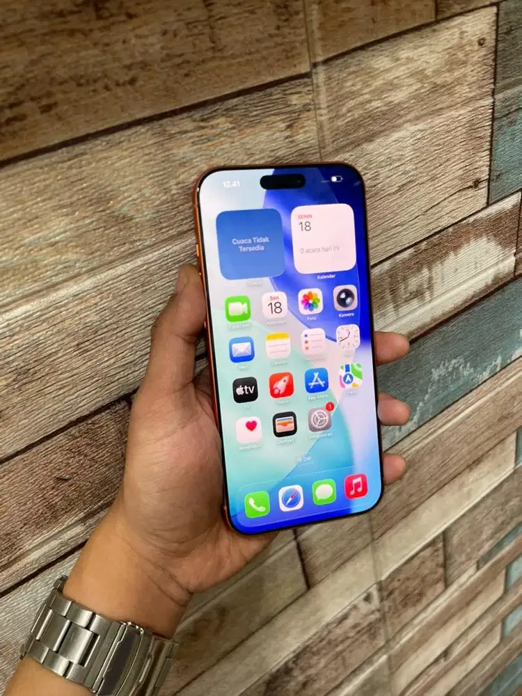 iphone 17 pro max 512gb cosmic orange like new
