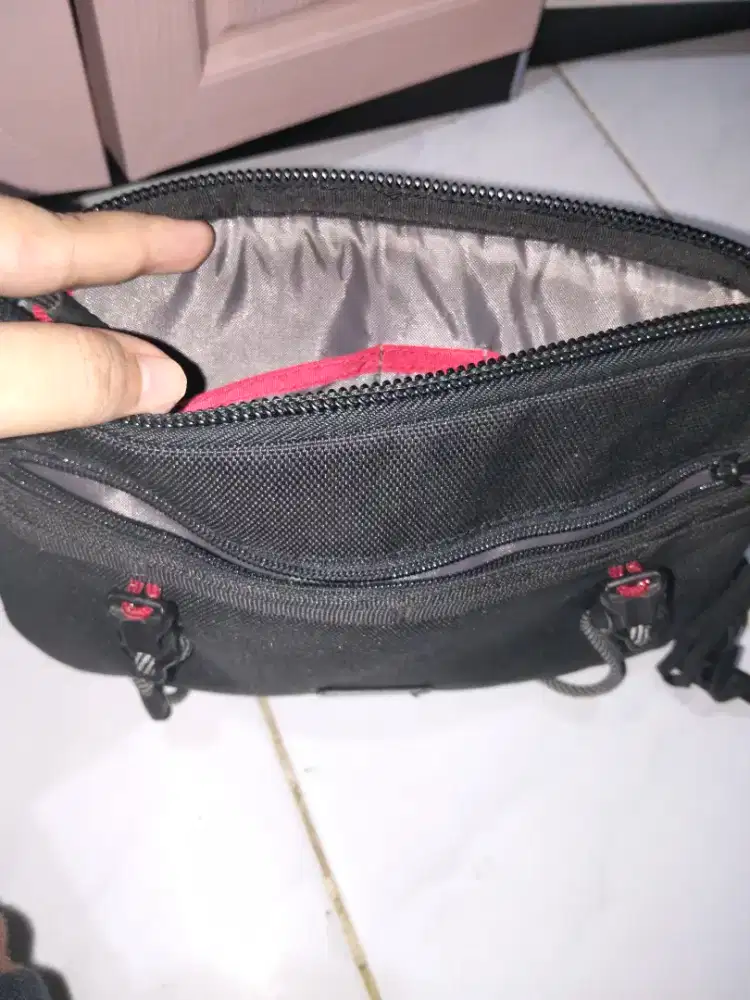 Tas pria hitam .