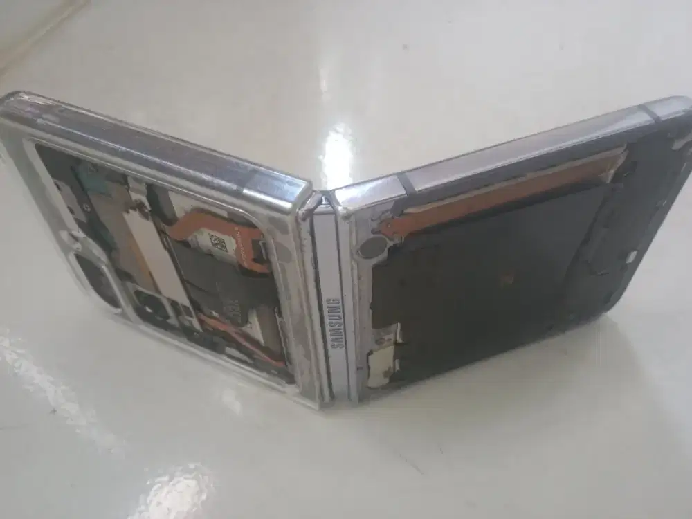Samsung Z Flip 4 Ram 8/256 Sein (Mati Total)