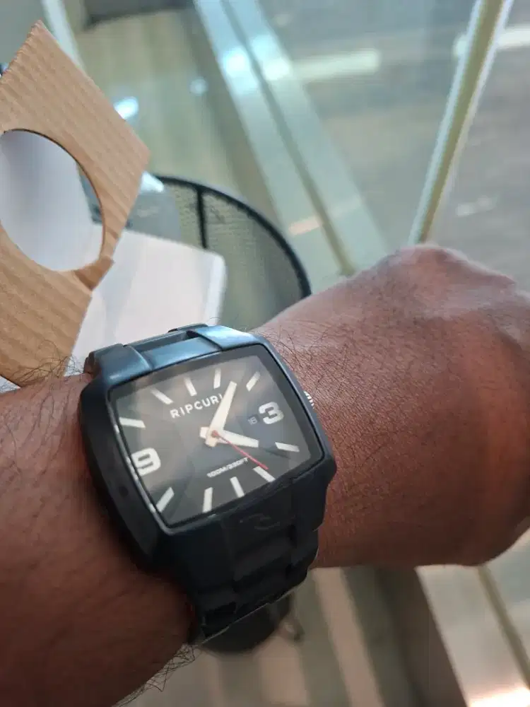 Jamtangan ripcurl ori di jual pakai sendiri