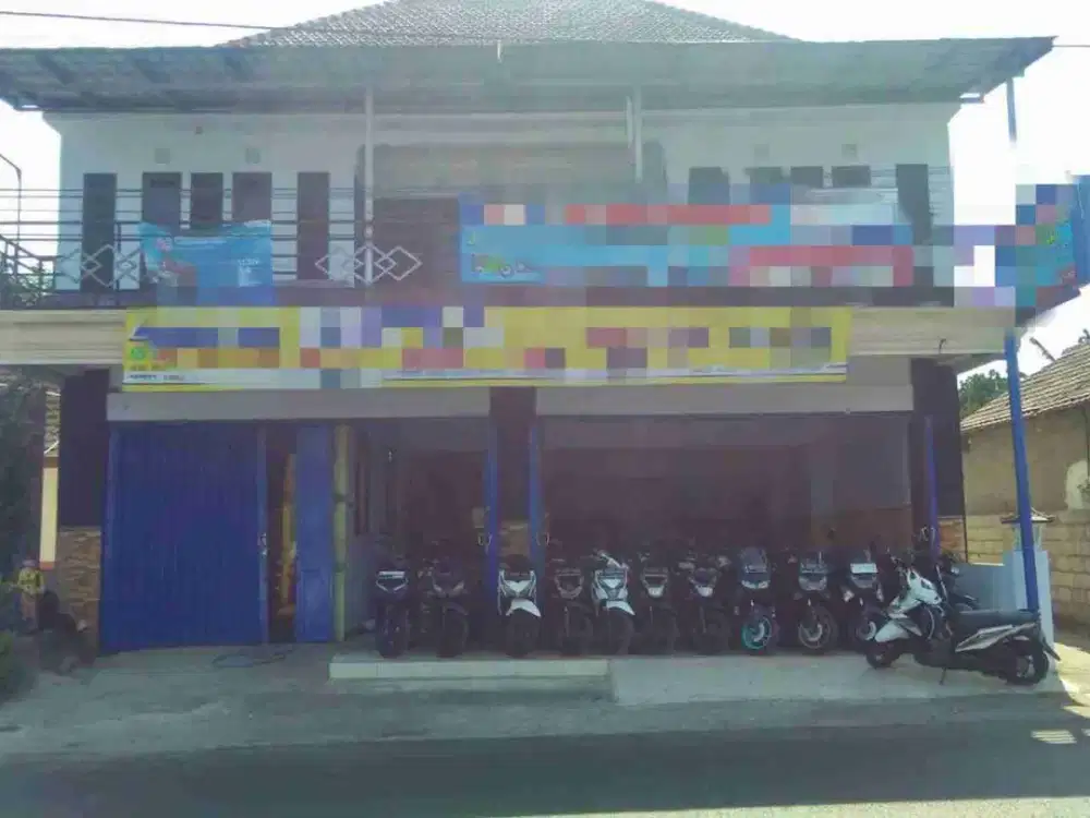 Ruang Usaha Bangunan Kokoh Dan terawat Di jalan Raya Sempalwadak Bululawang Malang