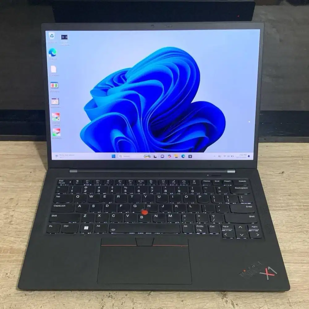 Laptop Lenovo Thinkpad X1 Carbon Core i7 Gen11 Ram 16GB N-VN