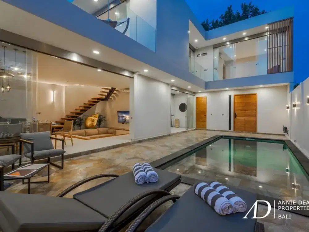 LEASEHOLD | MODERN MINIMALIST 3-BEDROOM VILLA IN PADONAN, CANGGU