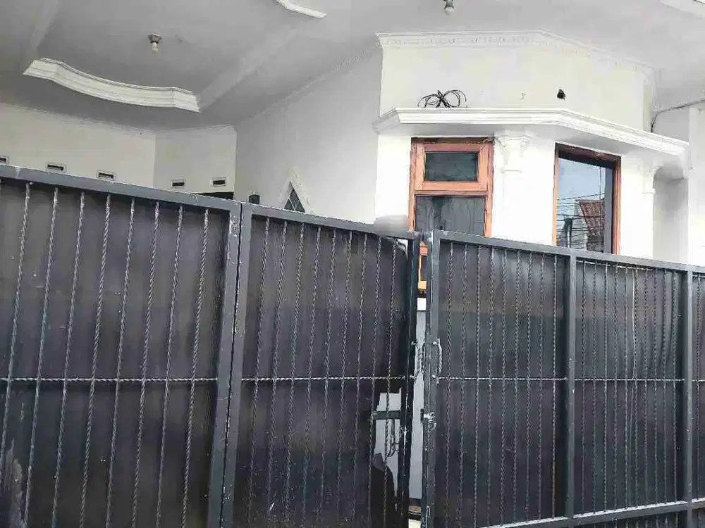SARIJADI MINIMALIS 1,5 LANTAI, HANYA 10 MTR JALAN UTAMA, BISA UTK KANTOR, PERTAHUN