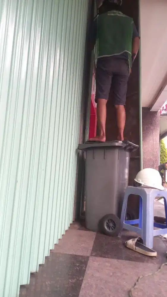 Tukang spesialis pintu rolling door folding gate