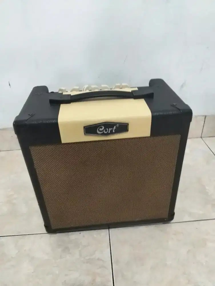 Ampli gitar CORT CM15R