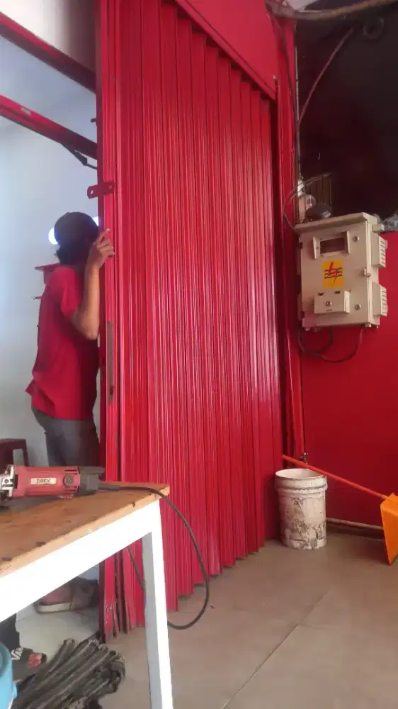 Tukang pasang service rolling door folding gate