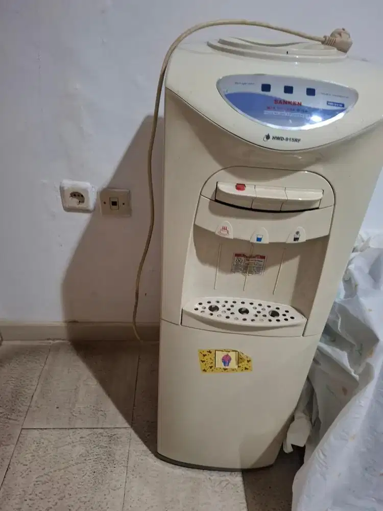 Dispenser Sanken Galon Atas