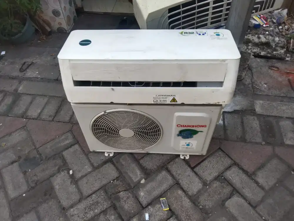 Jual ac changhong 1/2 lowat 360watt kondisi 95% ori semua