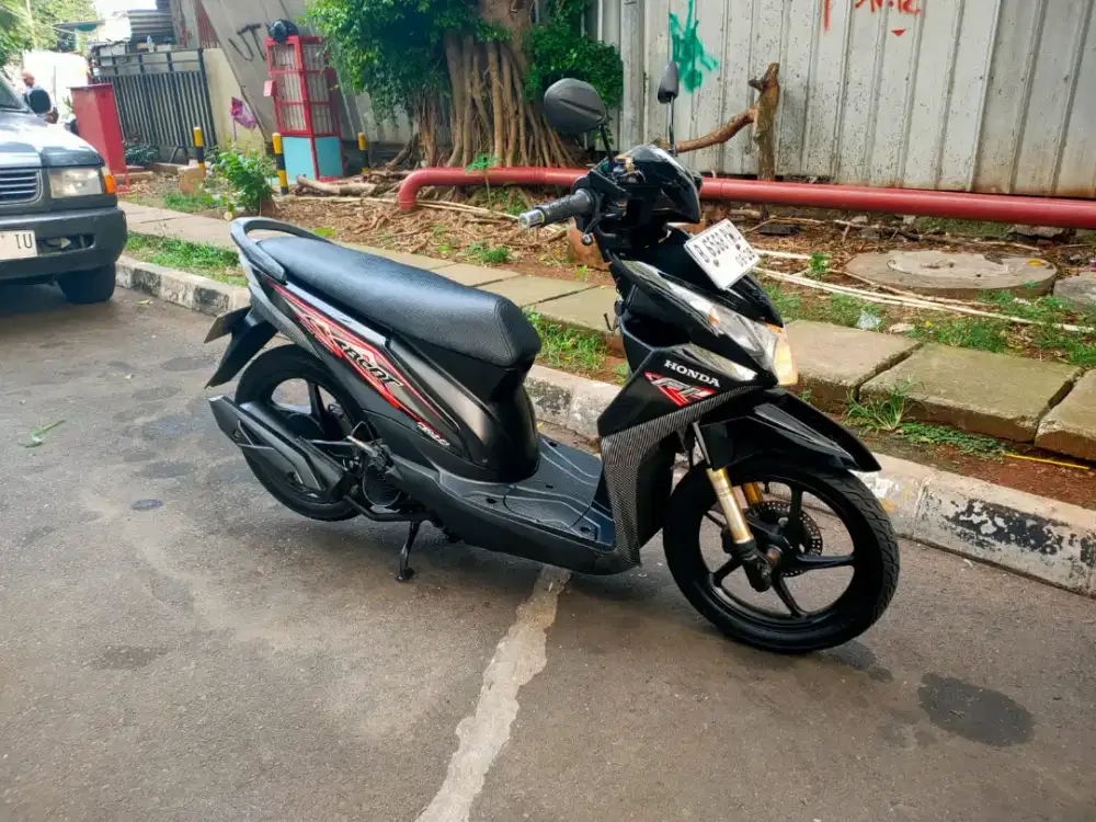 Honda Beat 110cc PGM-FI Tahun 2013