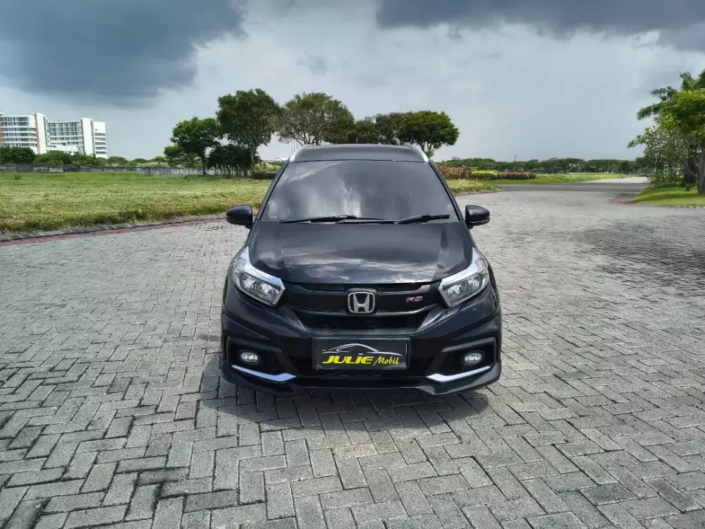 HONDA MOBILIO RS TAHUN 2017 

TRANSMISI AUTOMATIC
MODEL BARU
PMK 2018