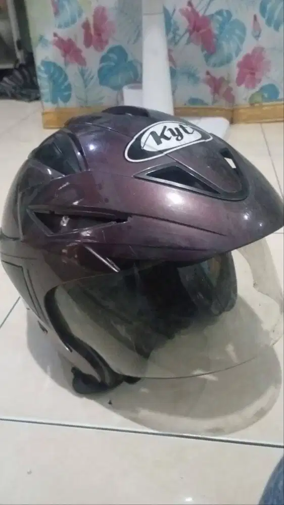 helm kyt ukuran L