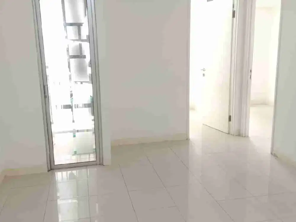 3BR Un furnished Tower Alamanda Lt. 15