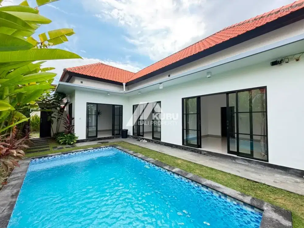 KBP0970 Villa With Beautiful Greeny, Clean And Bright In Kerobokan.