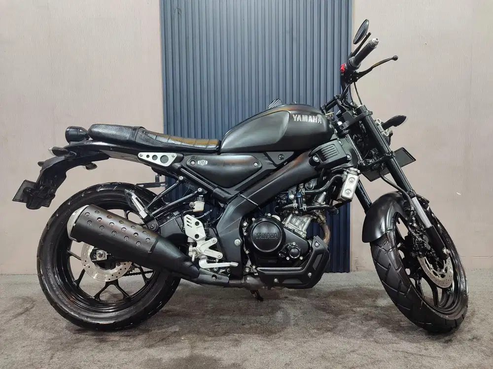 YAMAHA XSR 155 hitam 2022 istimewa mulus terawat siap pakai...