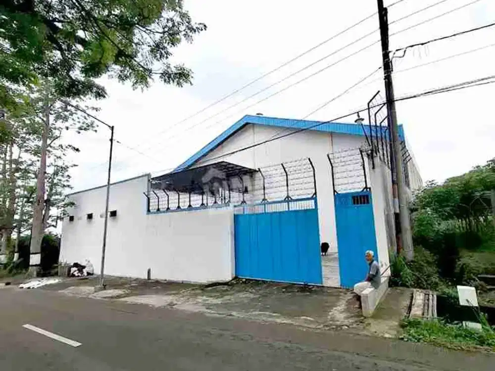 Gudang Luas 682 m2 Raya Bocek Karangploso  Bangunan baru Ada Ruang Kantor SHM