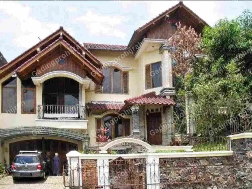 DI JUAL CEPAT  RUMAH ISTIMEWA BESERTA ISI NYA DI DAERAH DAGO