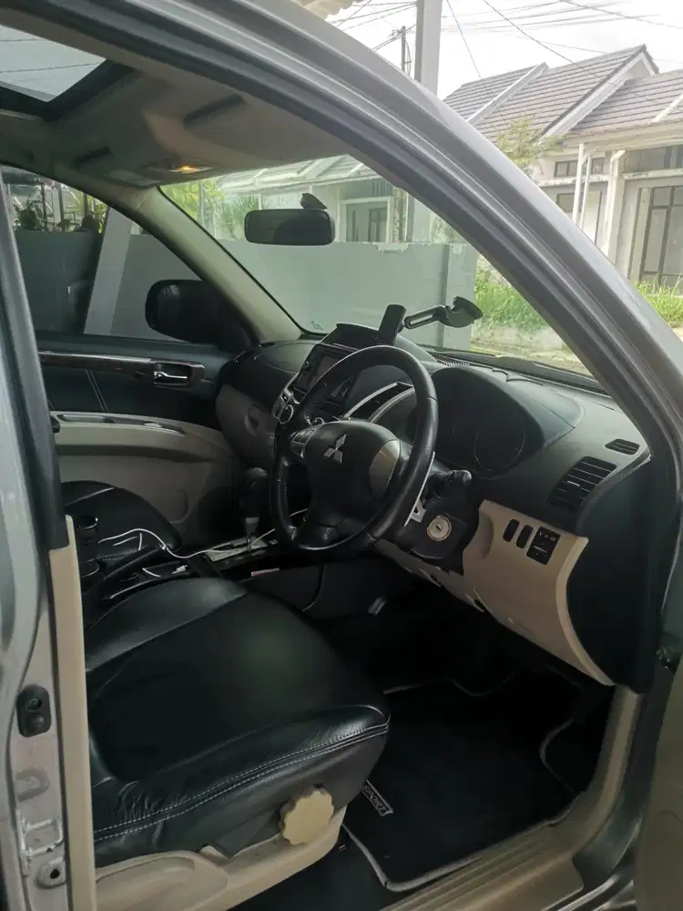 Mitsubishi Pajero Sport 2015 Sunroof
